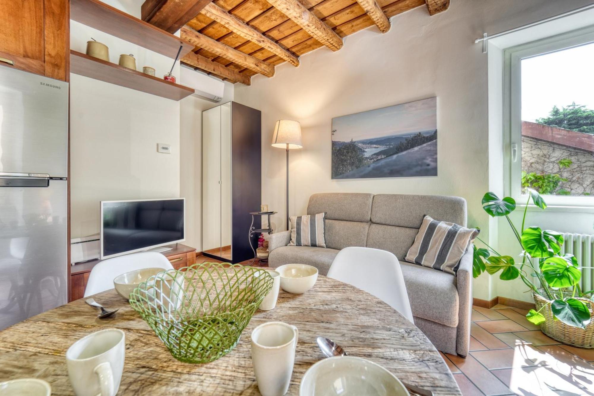 Ferienwohnung Casa Di Milo Cernobbio Exterior foto